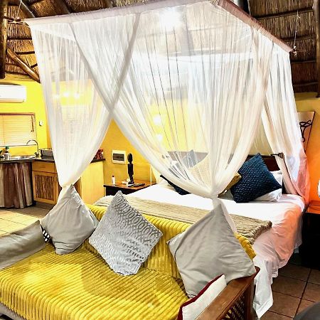 Manzini Chalets Marloth Park Buitenkant foto